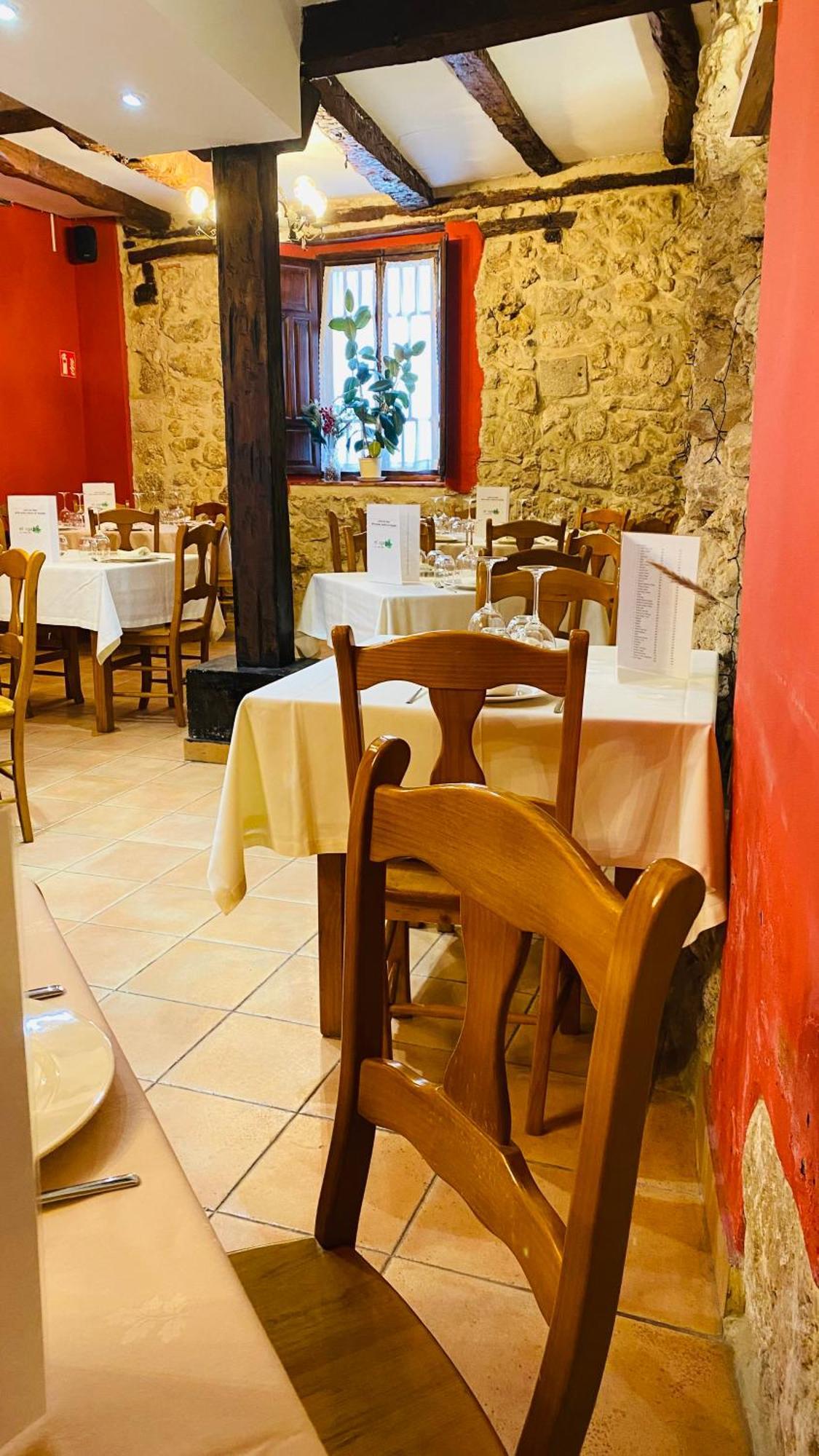 Hotel Restaurante Agapio De Tresnino Quintanilla de Onésimo Exterior foto