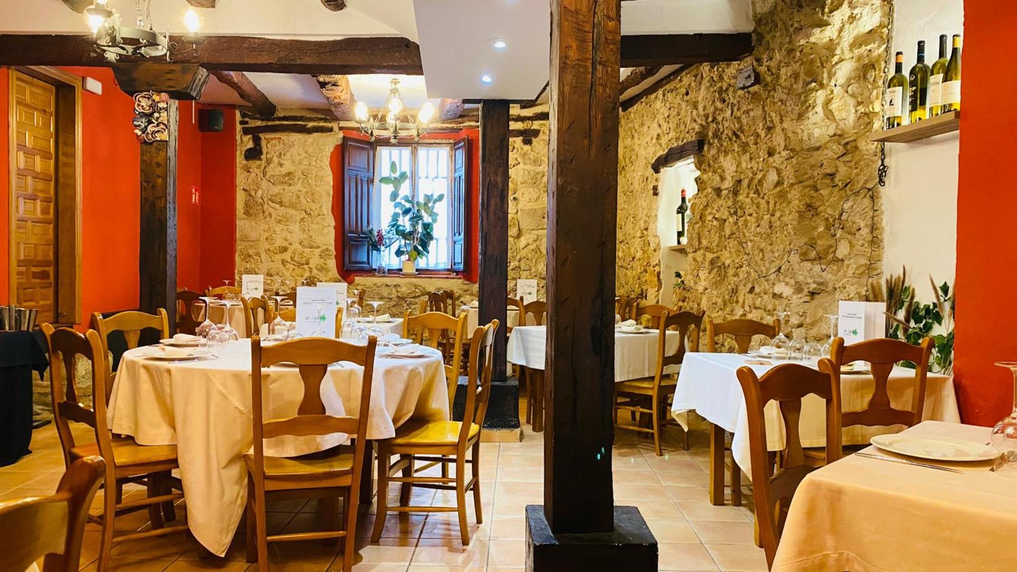 Hotel Restaurante Agapio De Tresnino Quintanilla de Onésimo Exterior foto