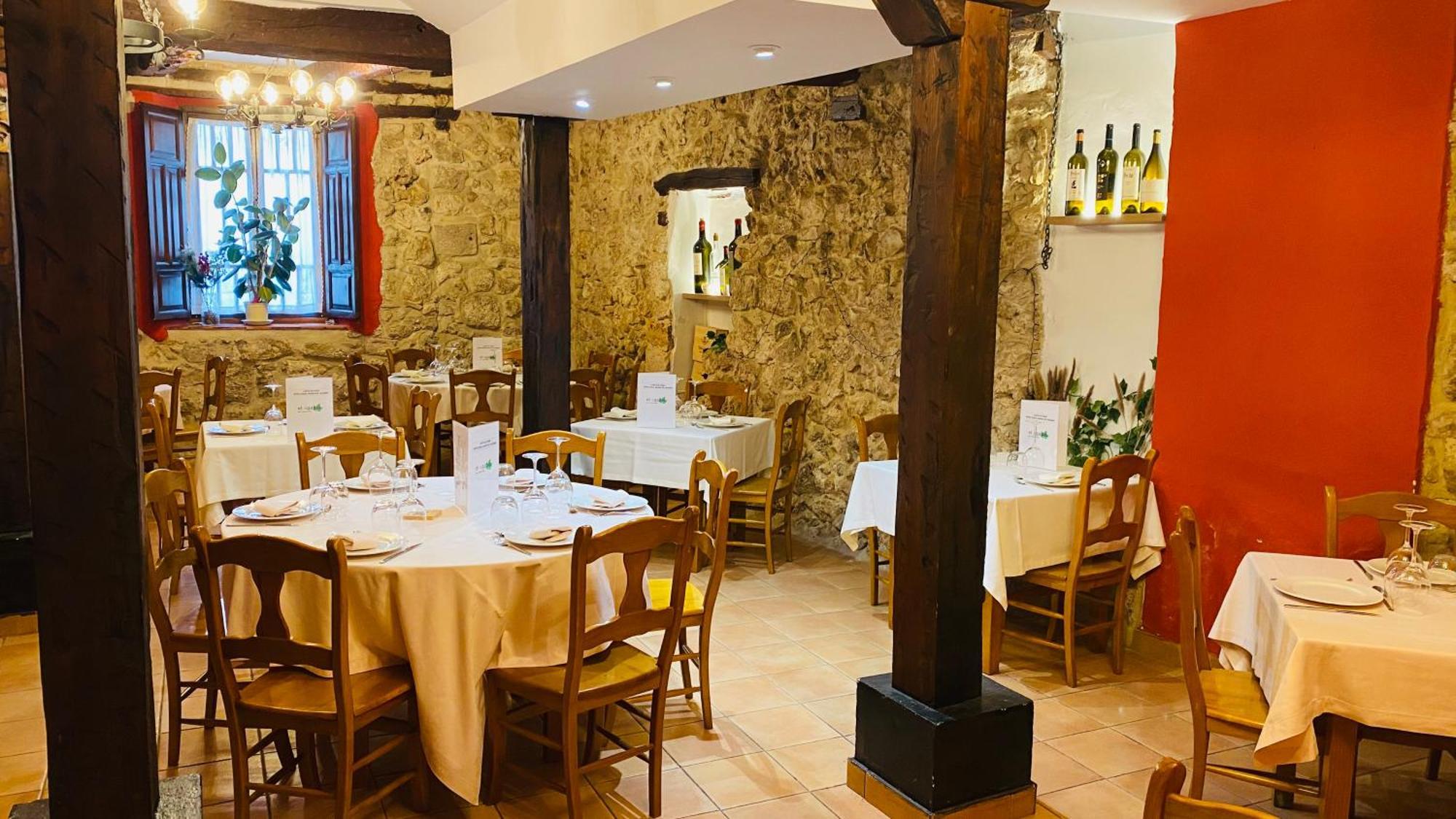 Hotel Restaurante Agapio De Tresnino Quintanilla de Onésimo Exterior foto